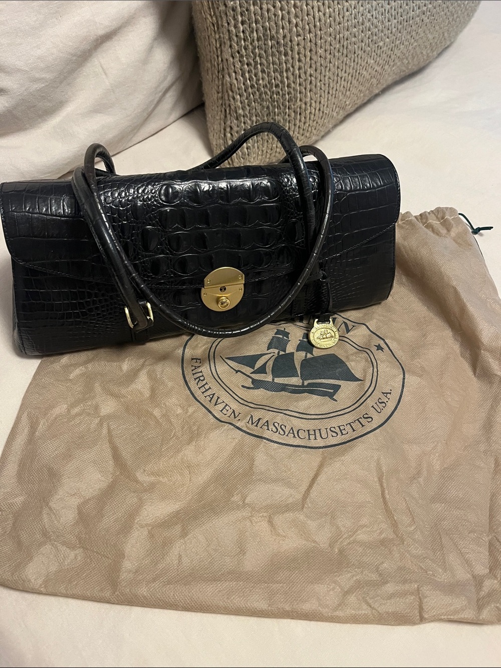 Vintage Black Dayan Melbourne Croc-Embossed Satchel East West Bag/ Gold Lock - Picture 10 of 10